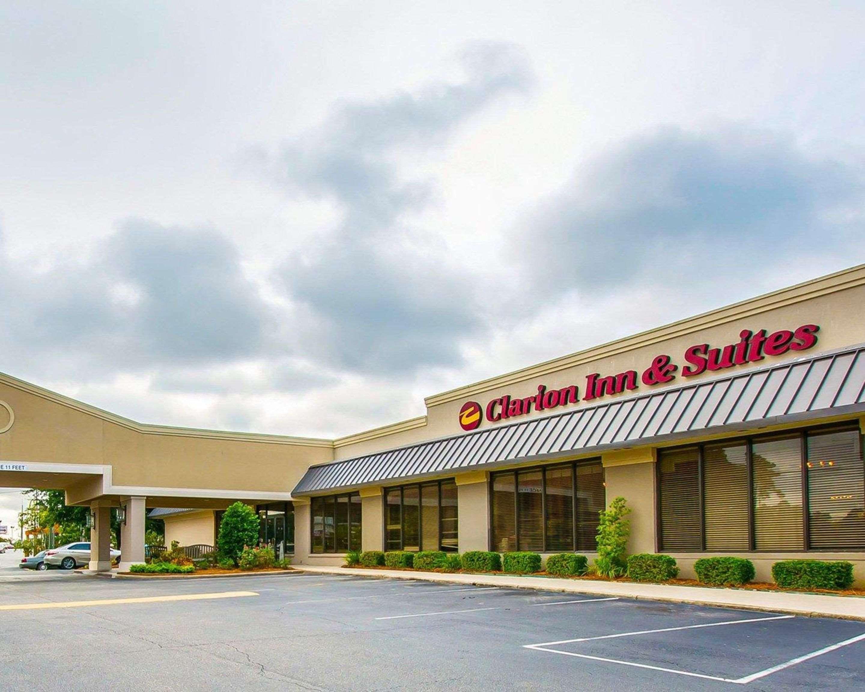 Clarion Inn & Suites Dothan South Екстер'єр фото