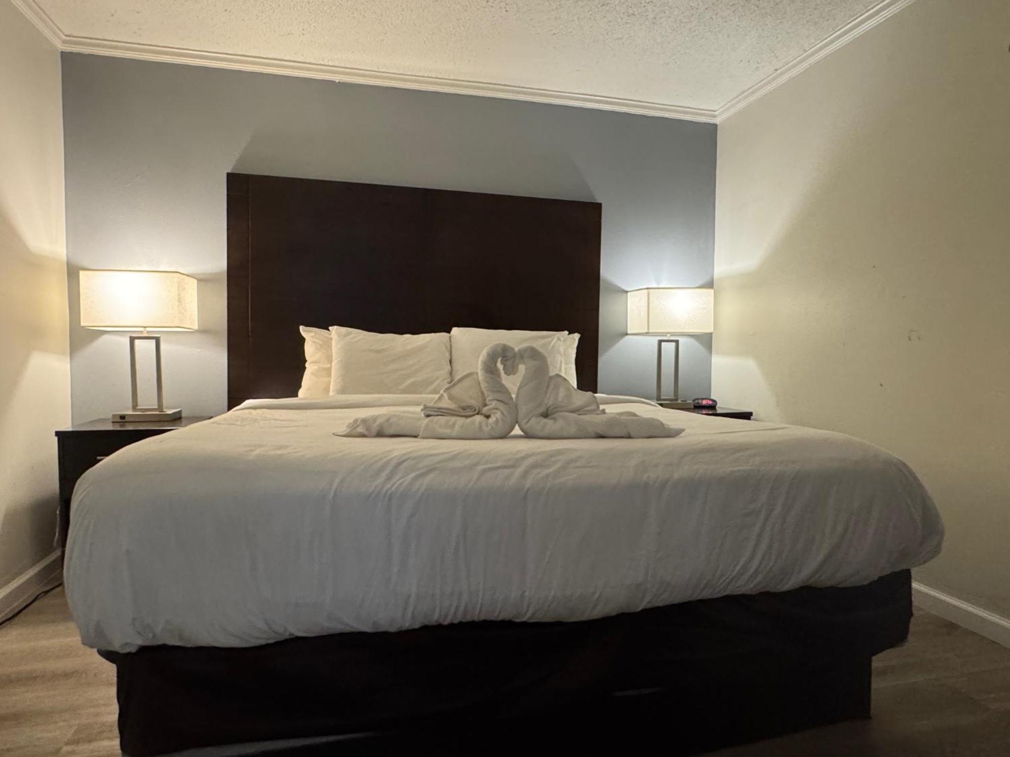 Clarion Inn & Suites Dothan South Екстер'єр фото