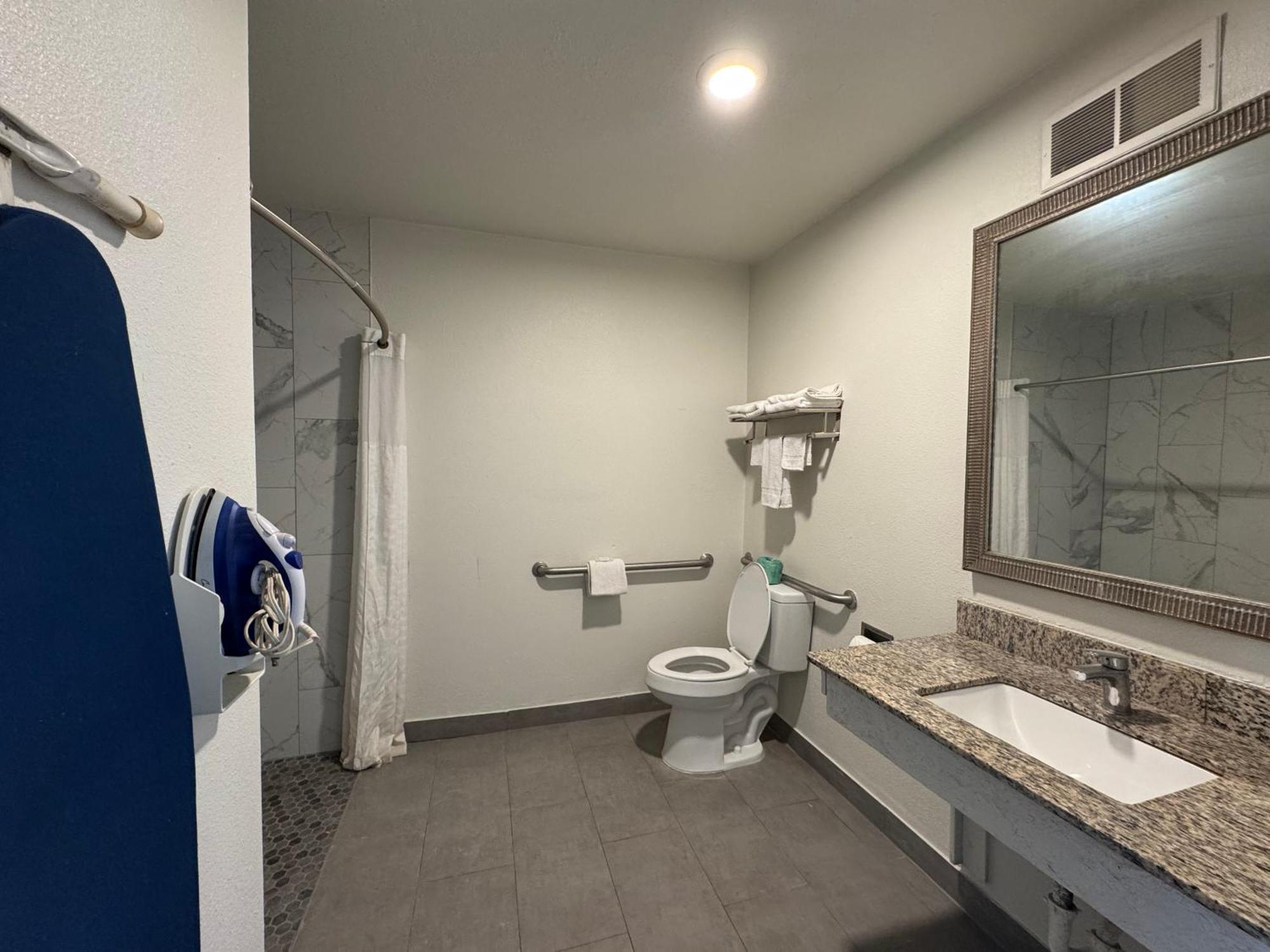Clarion Inn & Suites Dothan South Екстер'єр фото