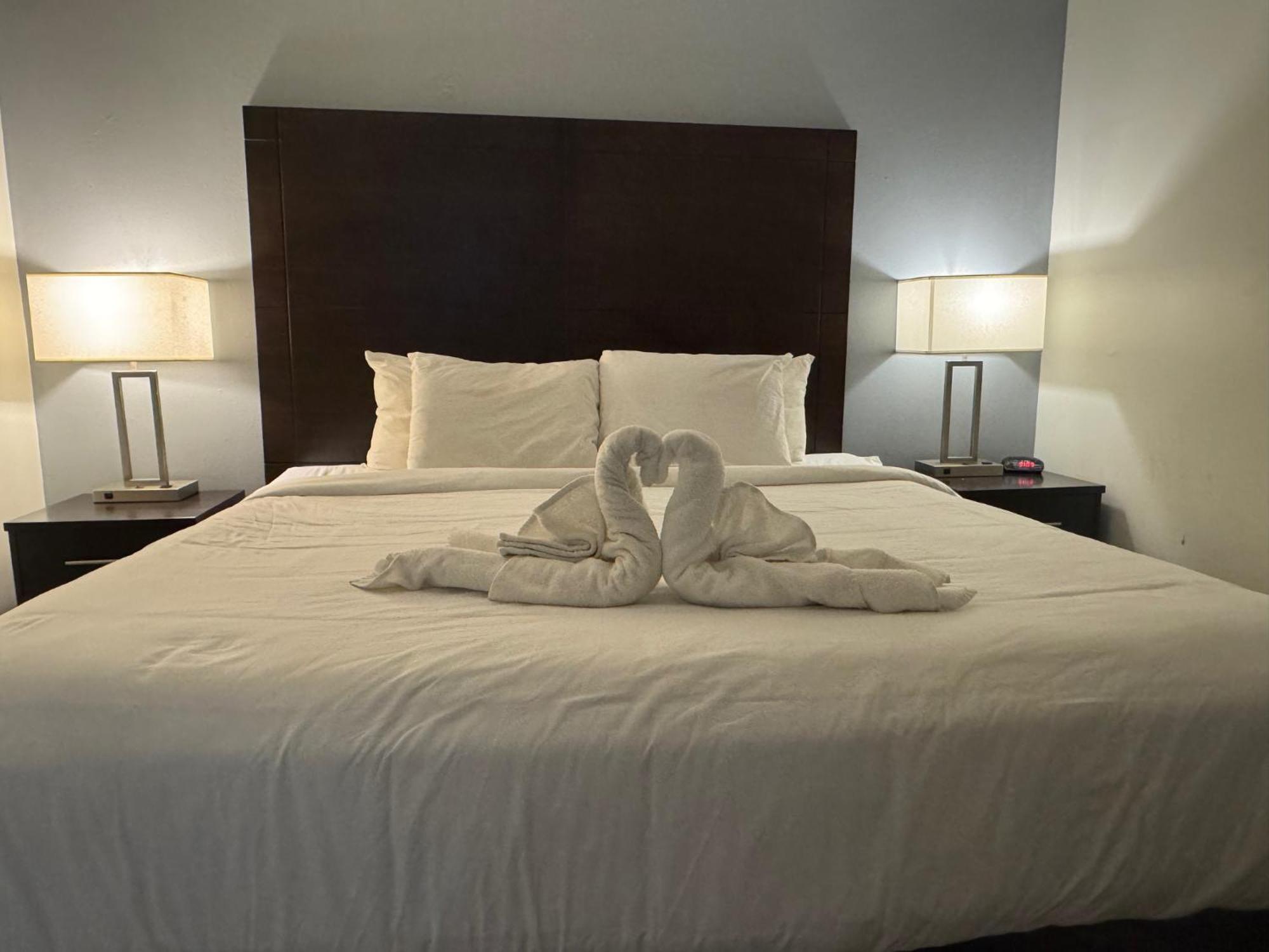 Clarion Inn & Suites Dothan South Екстер'єр фото