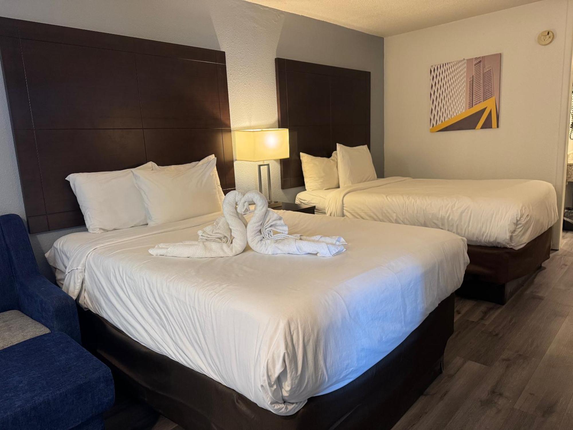 Clarion Inn & Suites Dothan South Екстер'єр фото