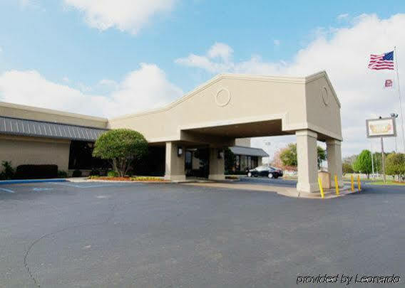 Clarion Inn & Suites Dothan South Екстер'єр фото